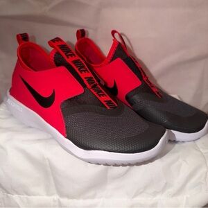 Nike Flex Runner Shoes Boys, Size 2.5Y, Red/Black, Slip-On Style new without box